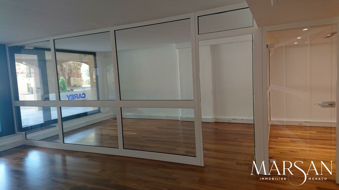 UFFICIO AMMINISTRATIVO IN VENDITA - FONTVIEILLE