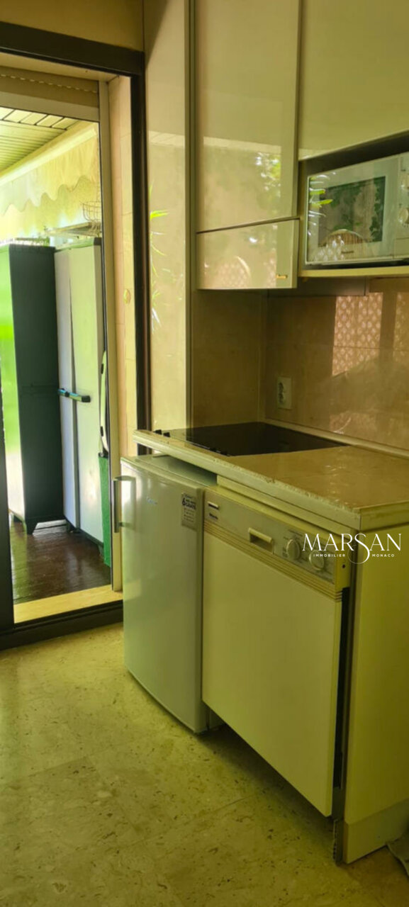 STUDIO INCANTEVOLE CON GIARDINO PRIVATO - BEVERLY PALACE