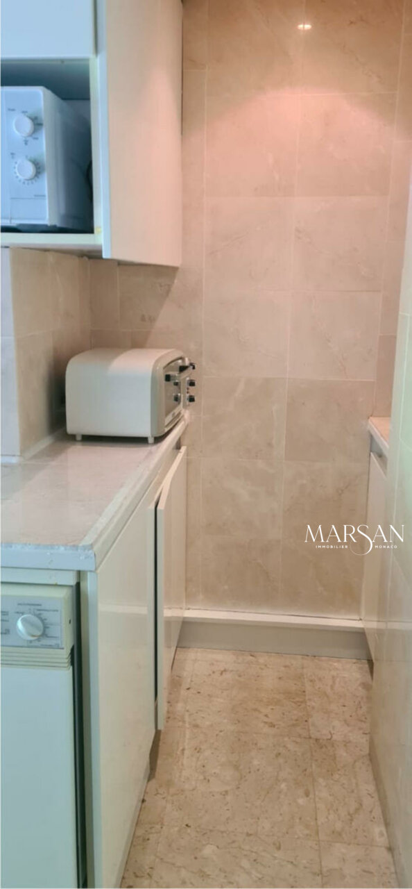 STUDIO INCANTEVOLE CON GIARDINO PRIVATO - BEVERLY PALACE