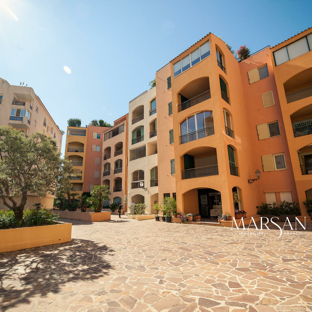 UFFICIO AMMINISTRATIVO IN VENDITA - FONTVIEILLE