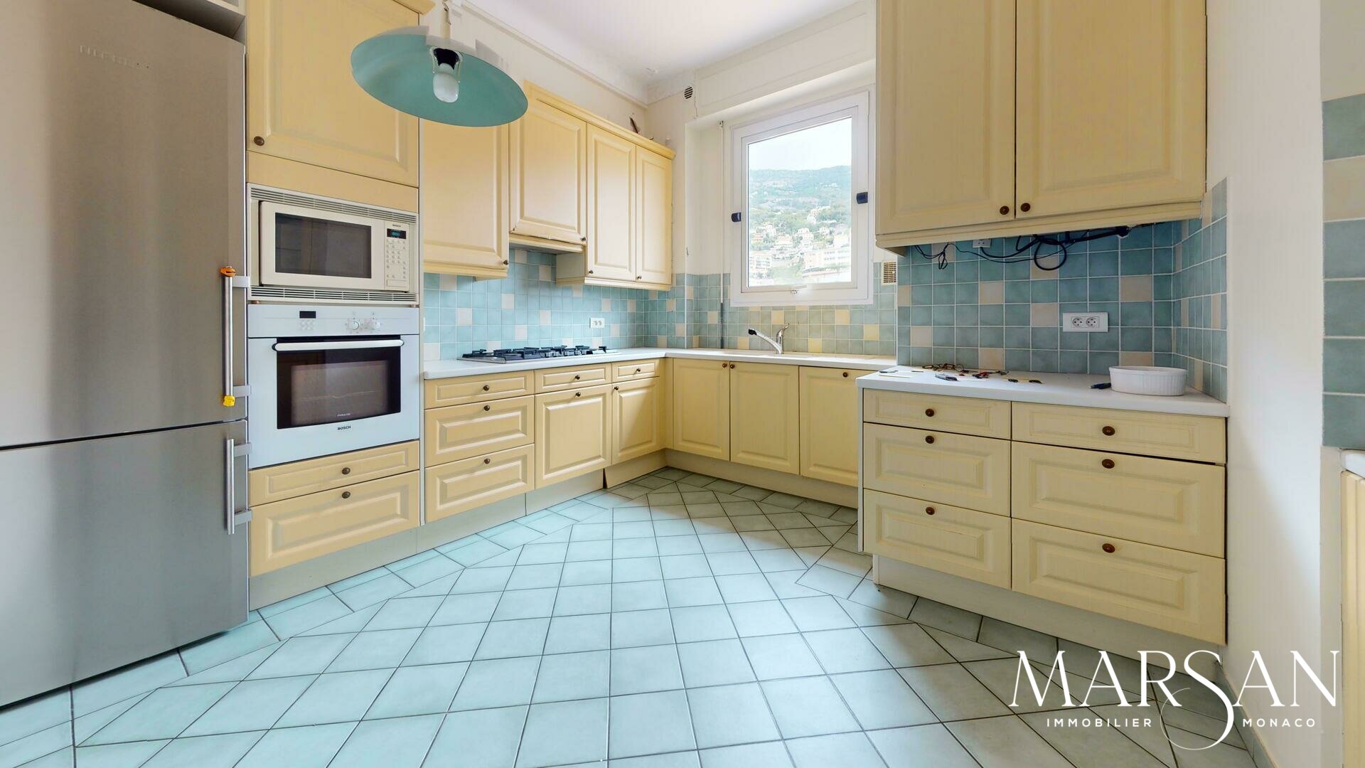 FRANZIDO PALACE - LOCATION