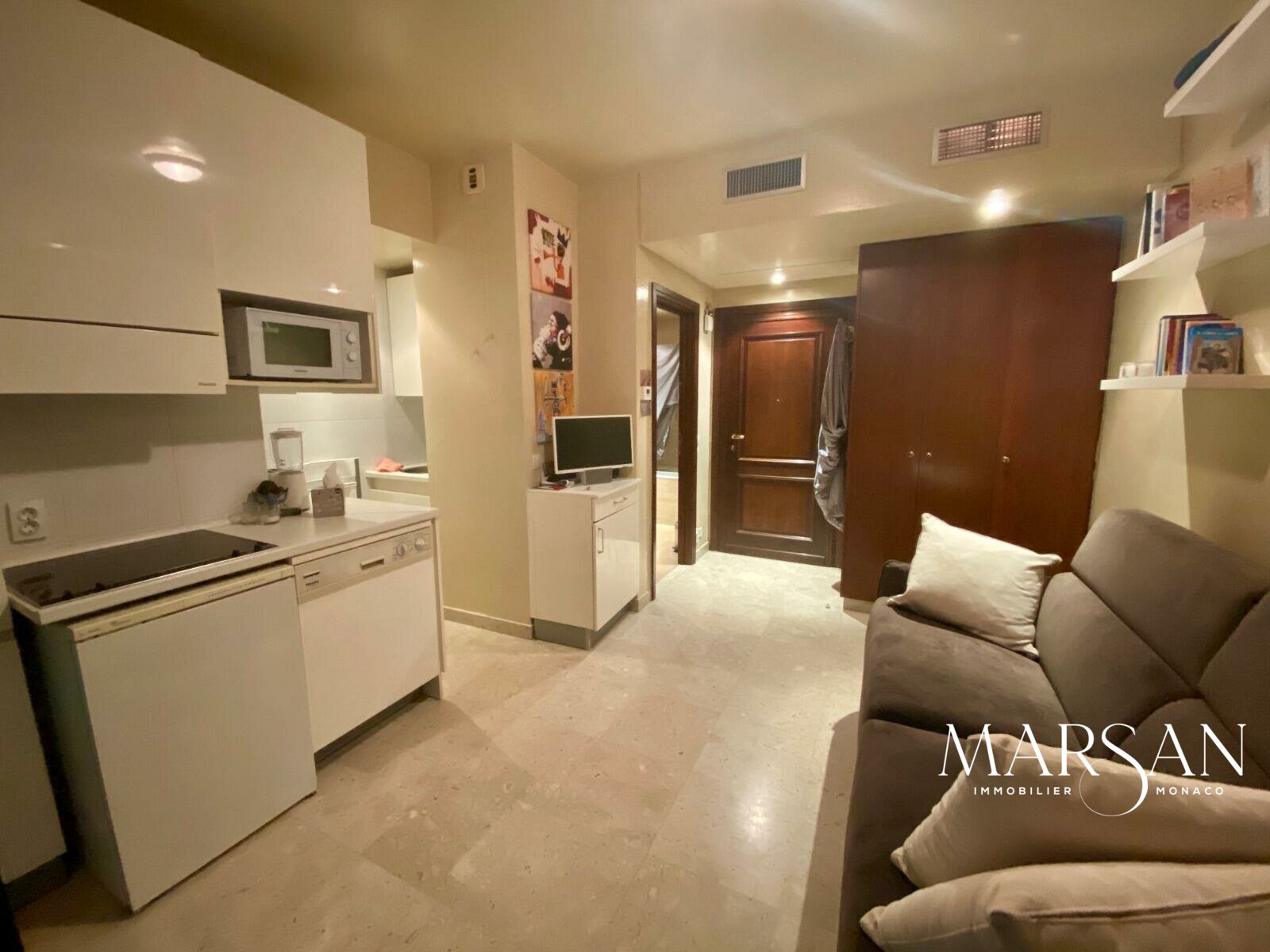 LOVELY STUDIO WITH PRIVATE GARDEN - BEVERLY PALACE