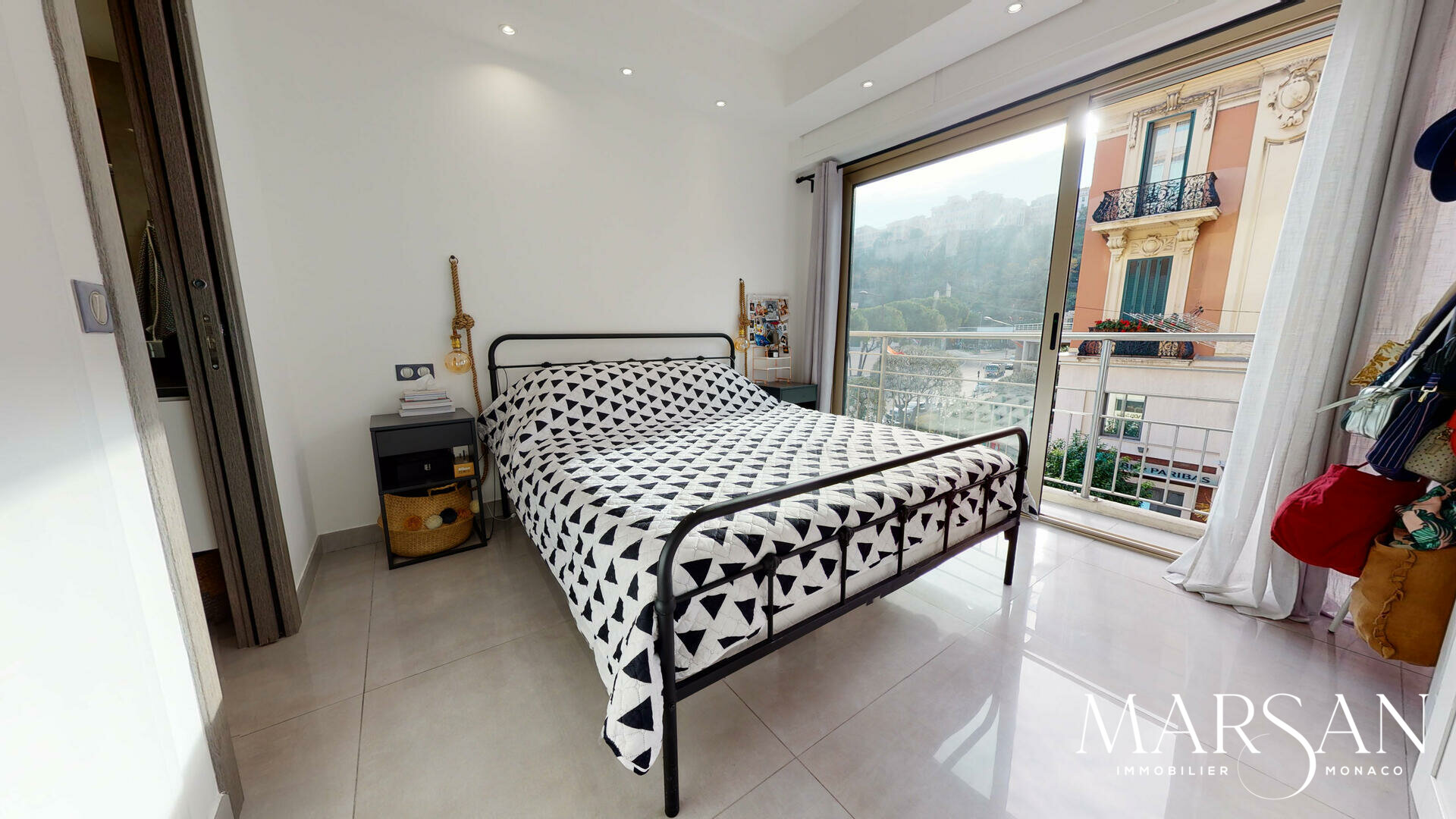 APPARTAMENTO RISTRUTTURATO CON 2 CAMERE DA LETTO - COEUR DE LA CONDAMINE