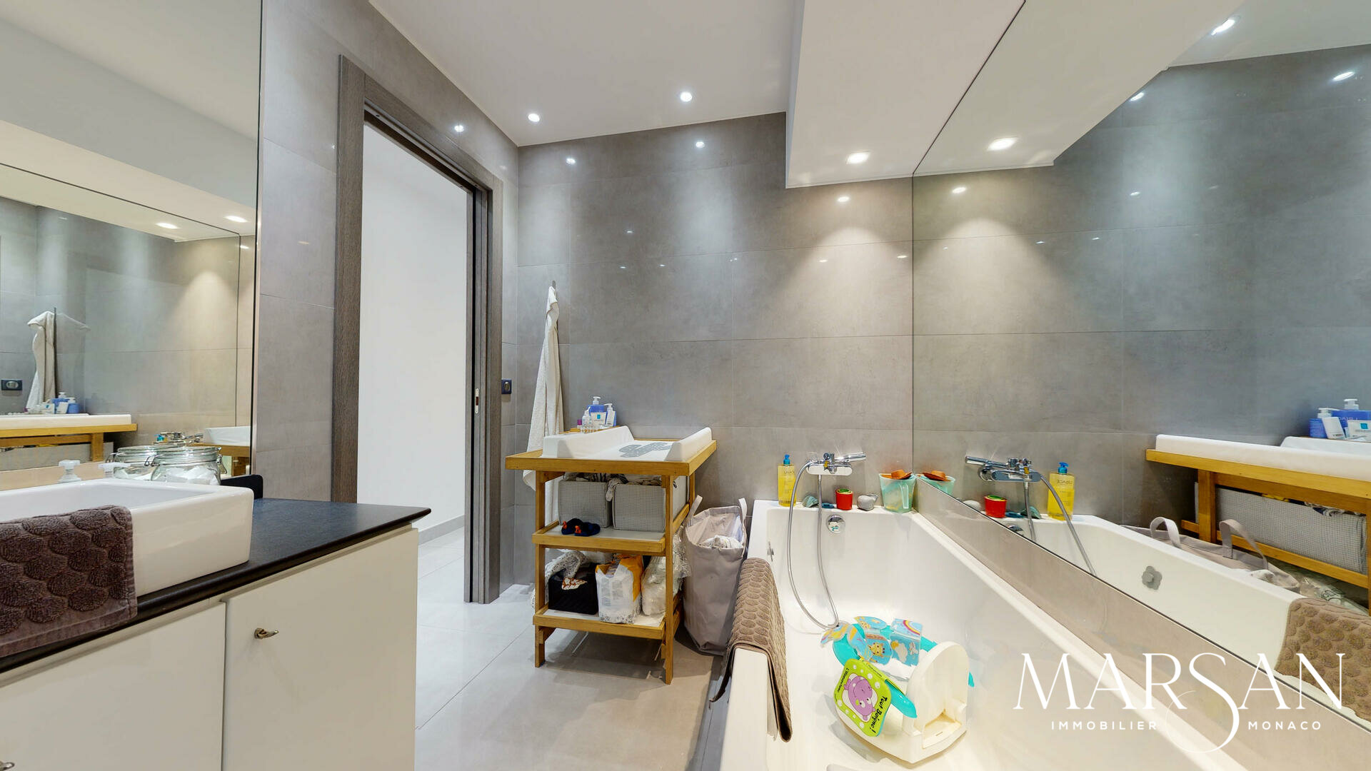 APPARTAMENTO RISTRUTTURATO CON 2 CAMERE DA LETTO - COEUR DE LA CONDAMINE