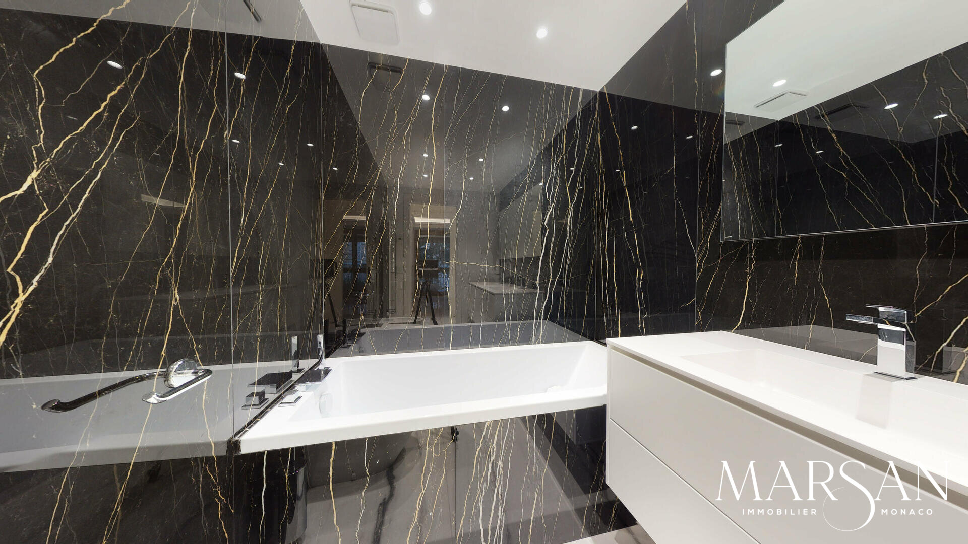 3 PIECES AU PARK PALACE RÉNOVÉ AVEC GOÛT