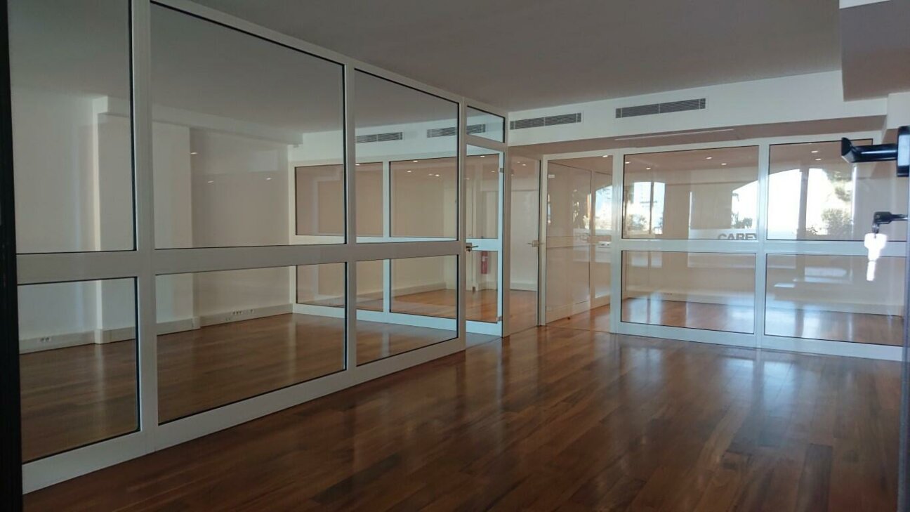 UFFICIO AMMINISTRATIVO IN VENDITA - FONTVIEILLE