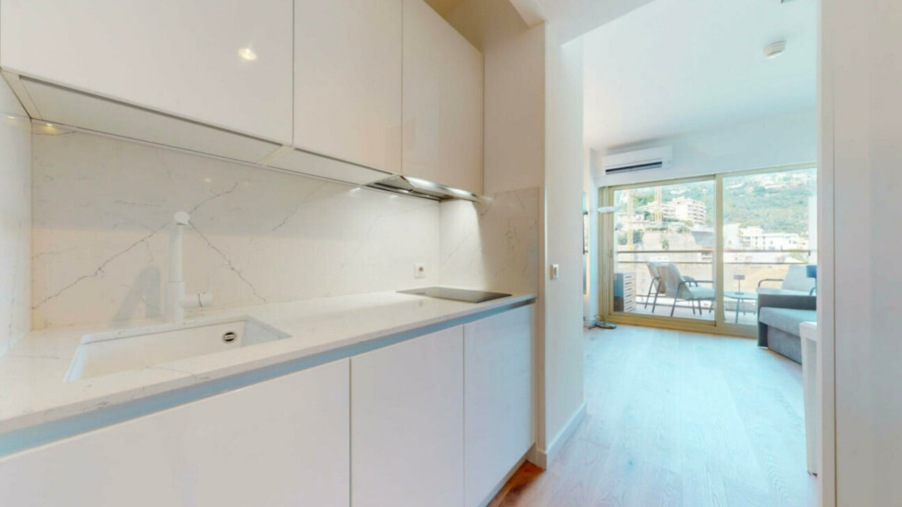 Annonciade – Studio moderne en étage élevé avec terrasse