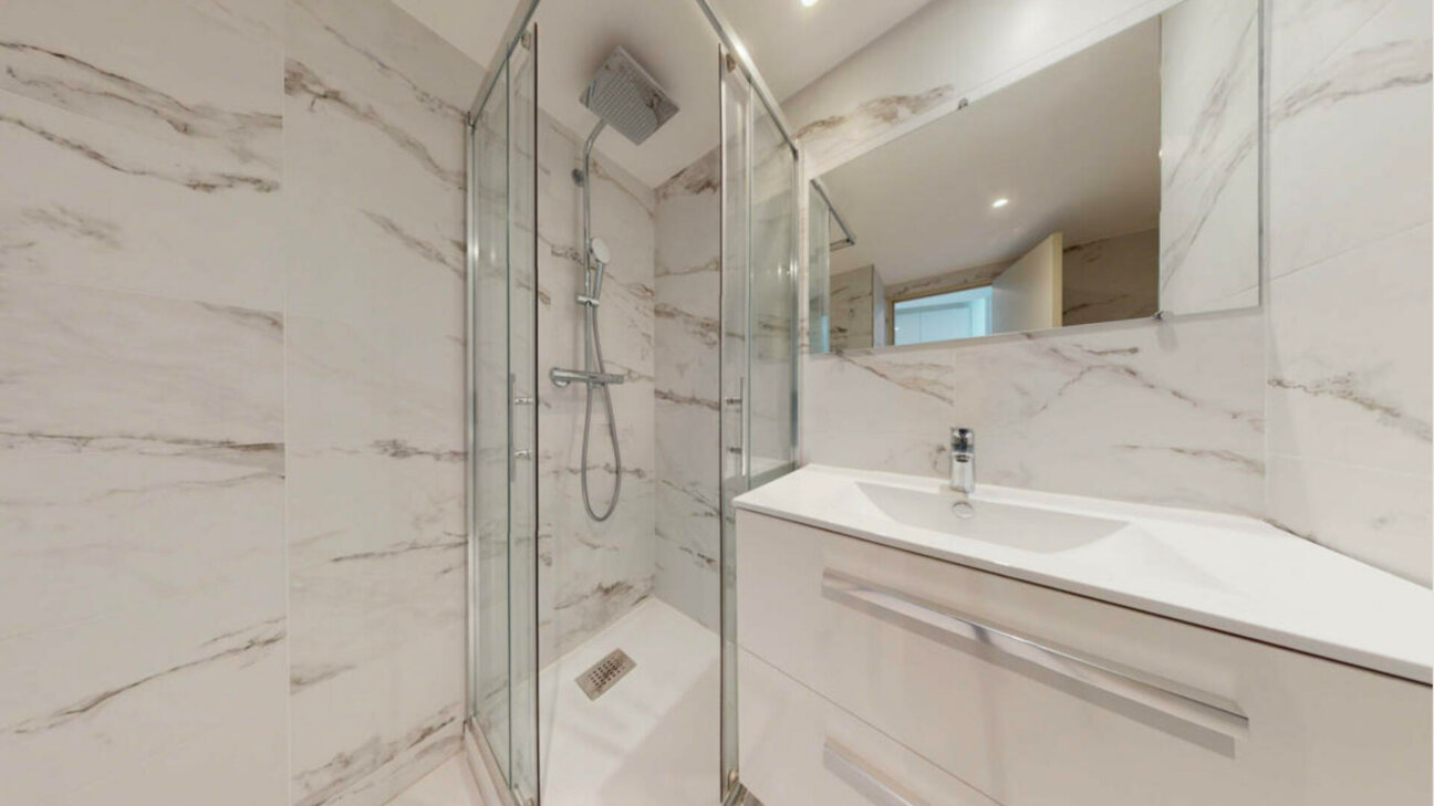 Annonciade – Studio moderne en étage élevé avec terrasse