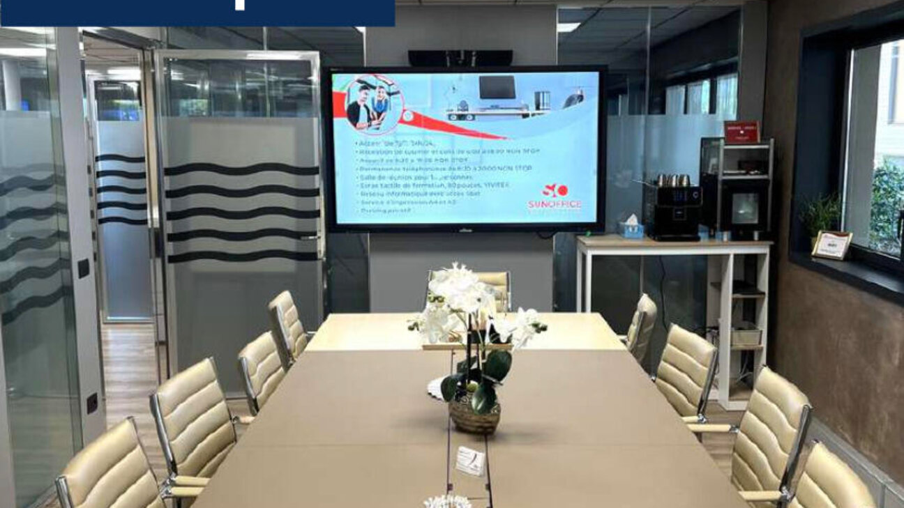 Beautiful office- NEAR MONTE CARLO COUNTRY CLUB