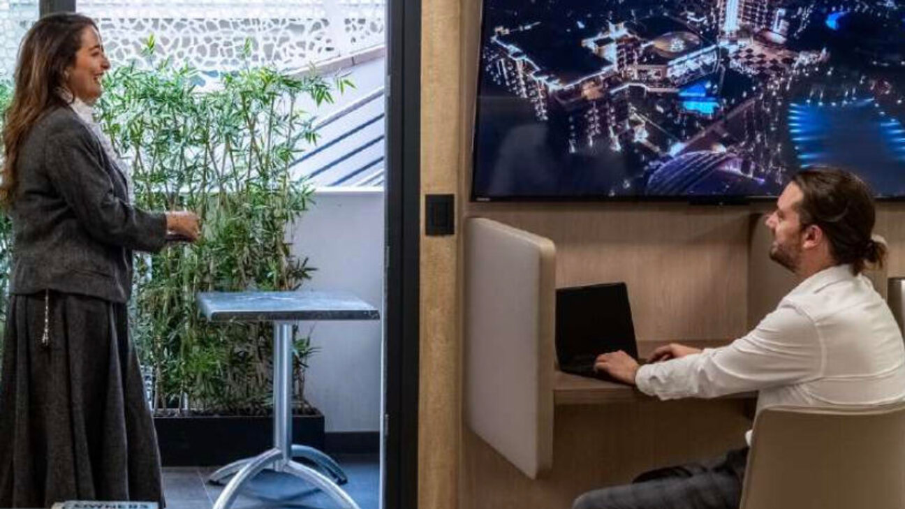 Beautiful office- NEAR MONTE CARLO COUNTRY CLUB