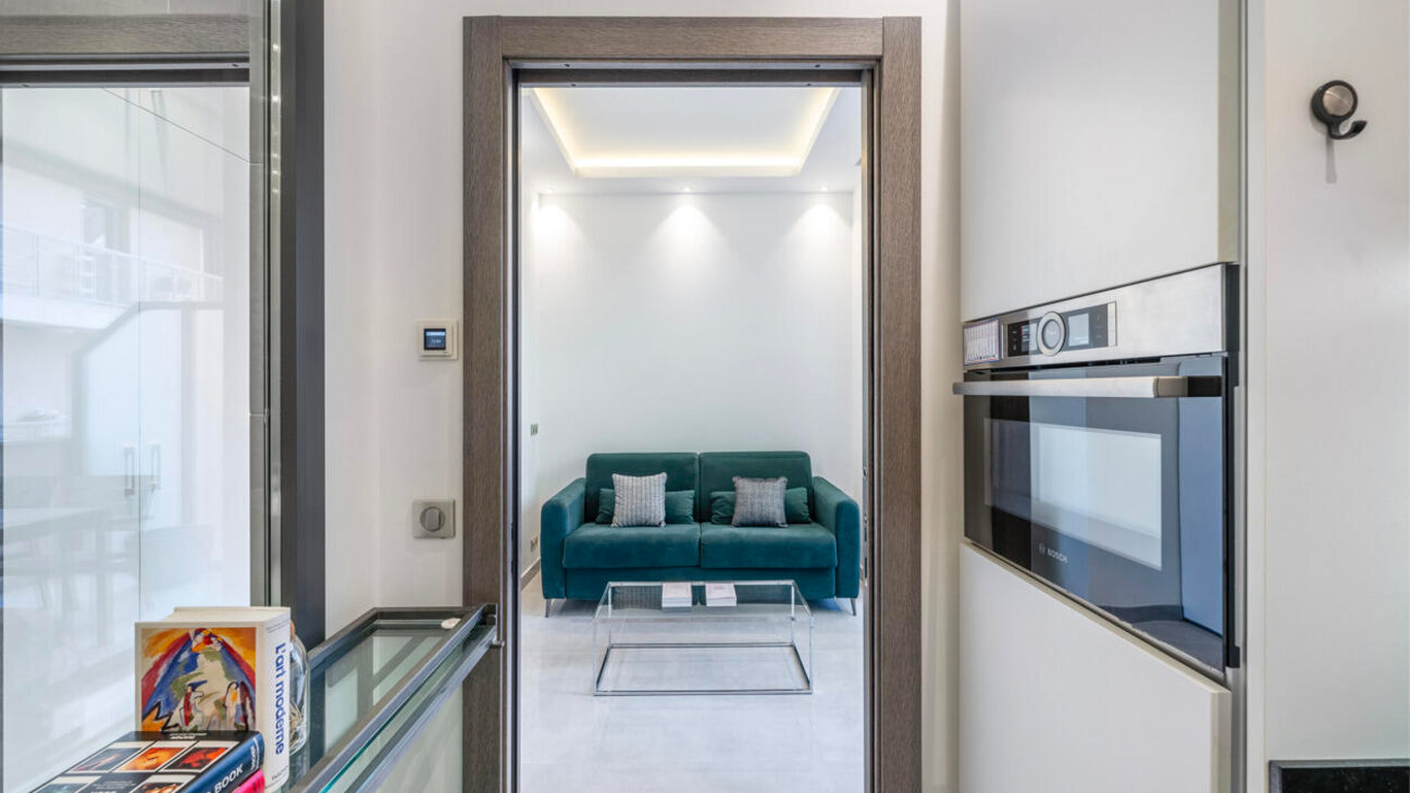 THE BETTINA - STUDIO