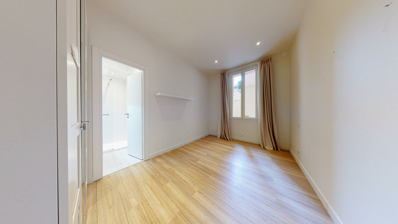 BEAUTIFUL 4-ROOM APARTMENT - LARVOTTO - UNDER LAW 887