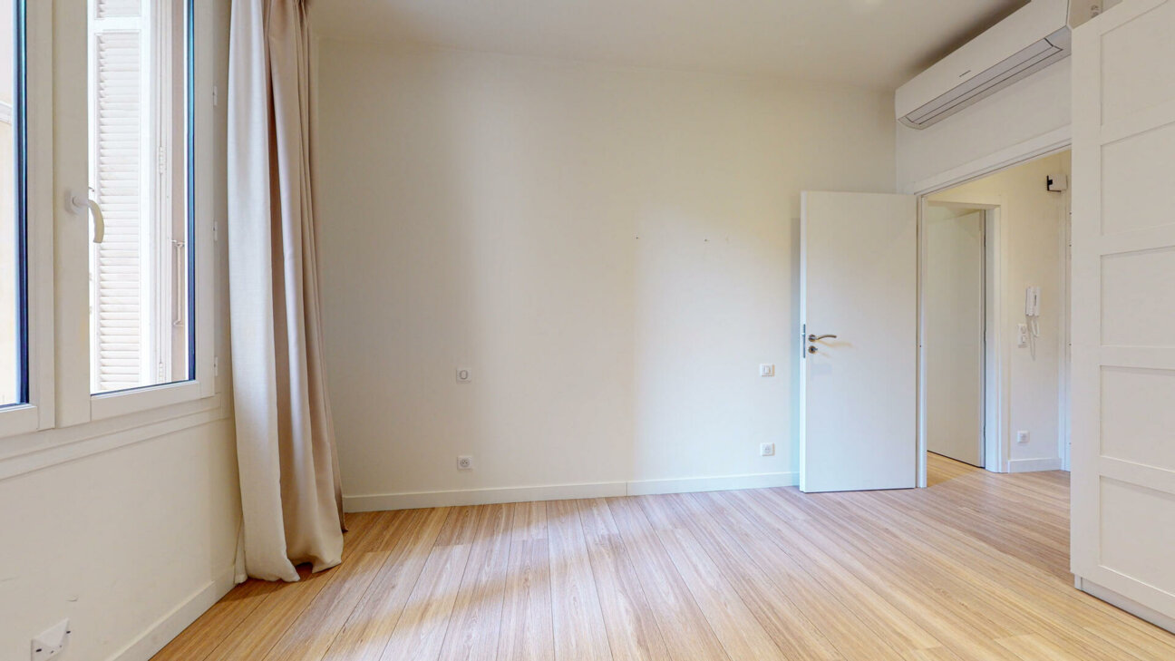 BEAUTIFUL 4-ROOM APARTMENT - LARVOTTO - UNDER LAW 887
