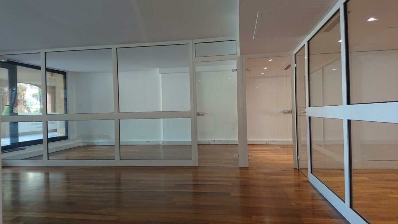 UFFICIO AMMINISTRATIVO IN VENDITA - FONTVIEILLE