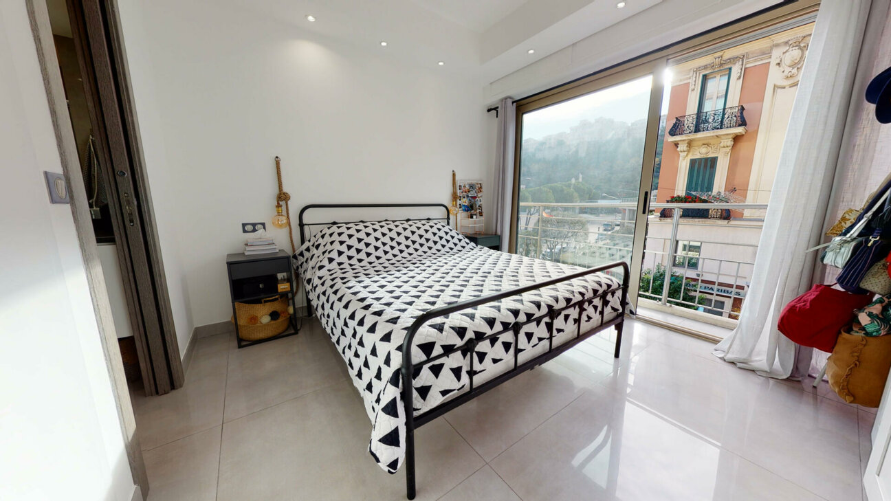 APPARTAMENTO RISTRUTTURATO CON 2 CAMERE DA LETTO - COEUR DE LA CONDAMINE