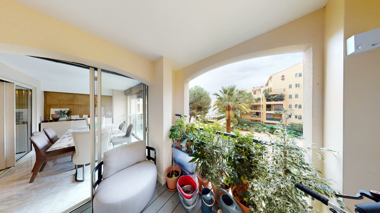 MAGNIFICO APPARTAMENTO CON 4 CAMERE DA LETTO A FONTVIEILLE - CICLADI