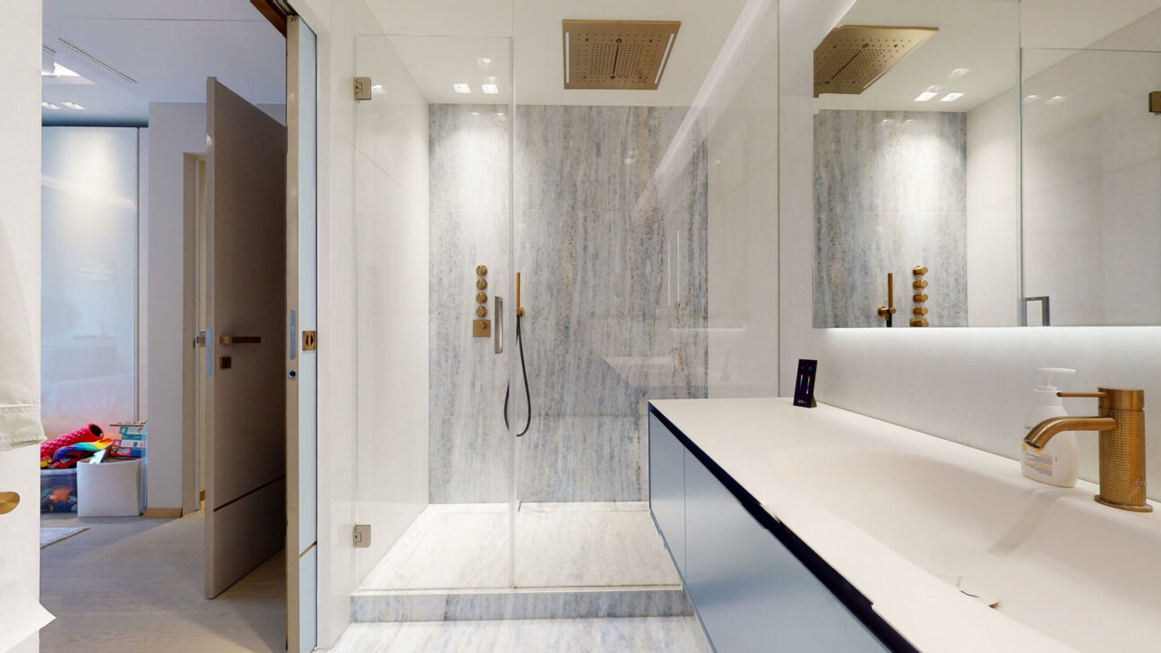 MAGNIFICO APPARTAMENTO CON 4 CAMERE DA LETTO A FONTVIEILLE - CICLADI