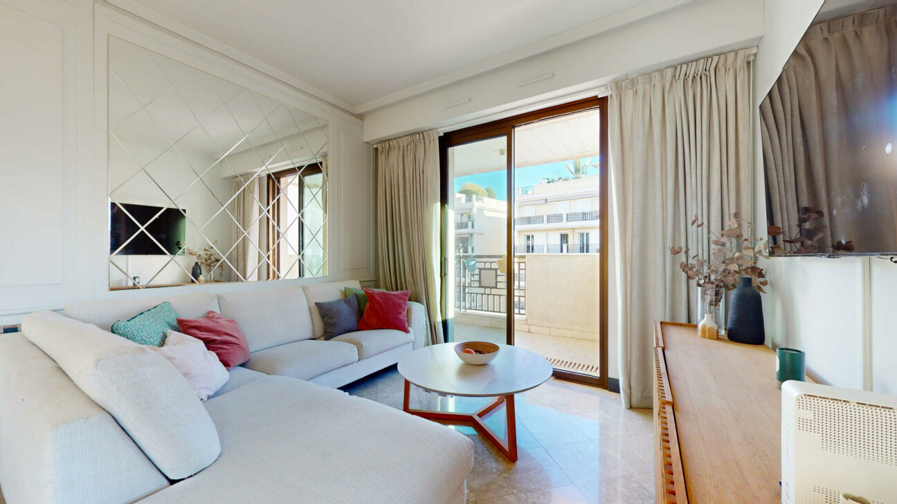 2 PIÈCES À LA CONDAMINE  - VENDU MEUBLÉ