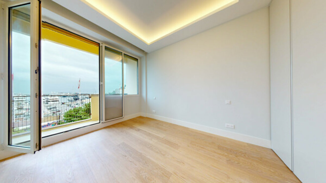 RARE 2 PIÈCES À LA VENTE - PORT HERCULES